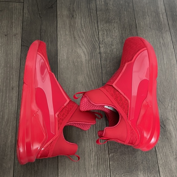 Red Puma Sneakers size 9 - Picture 5 of 6
